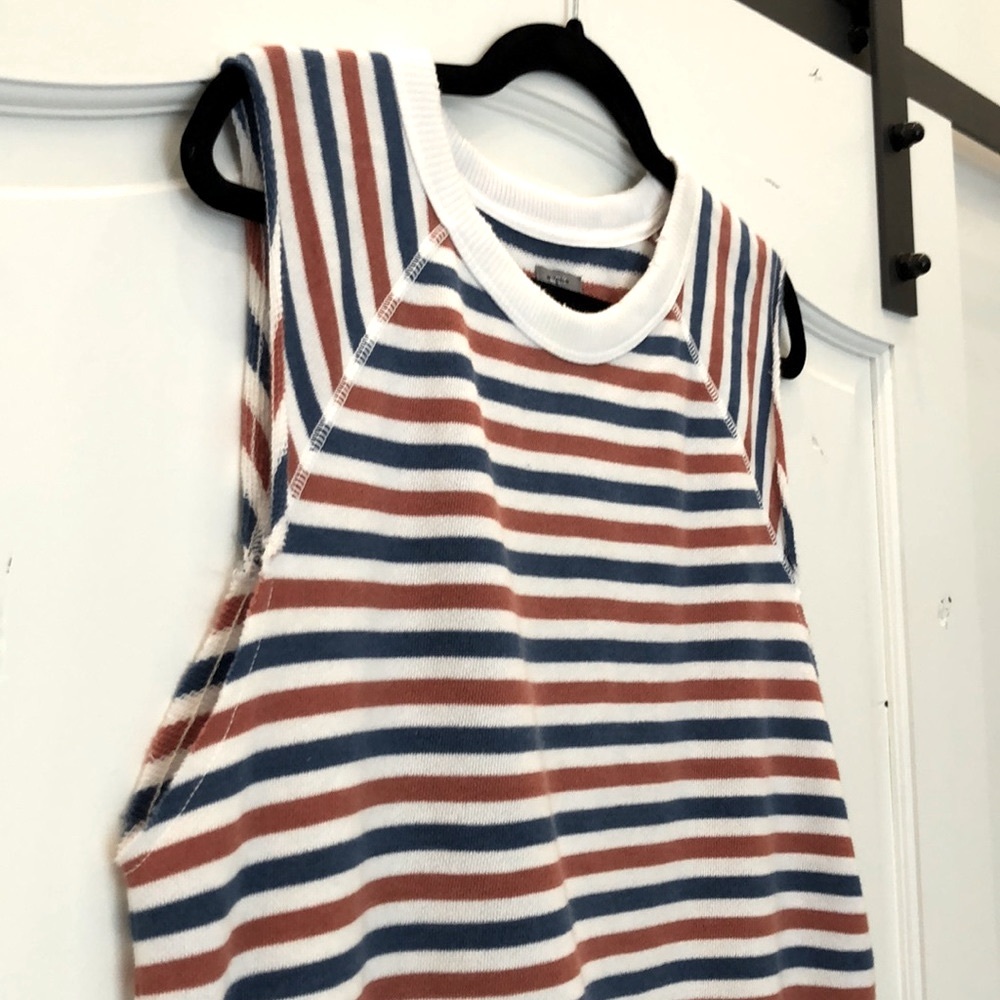 Aerie distressed sleeveless knit sweater - Picture 4 of 9